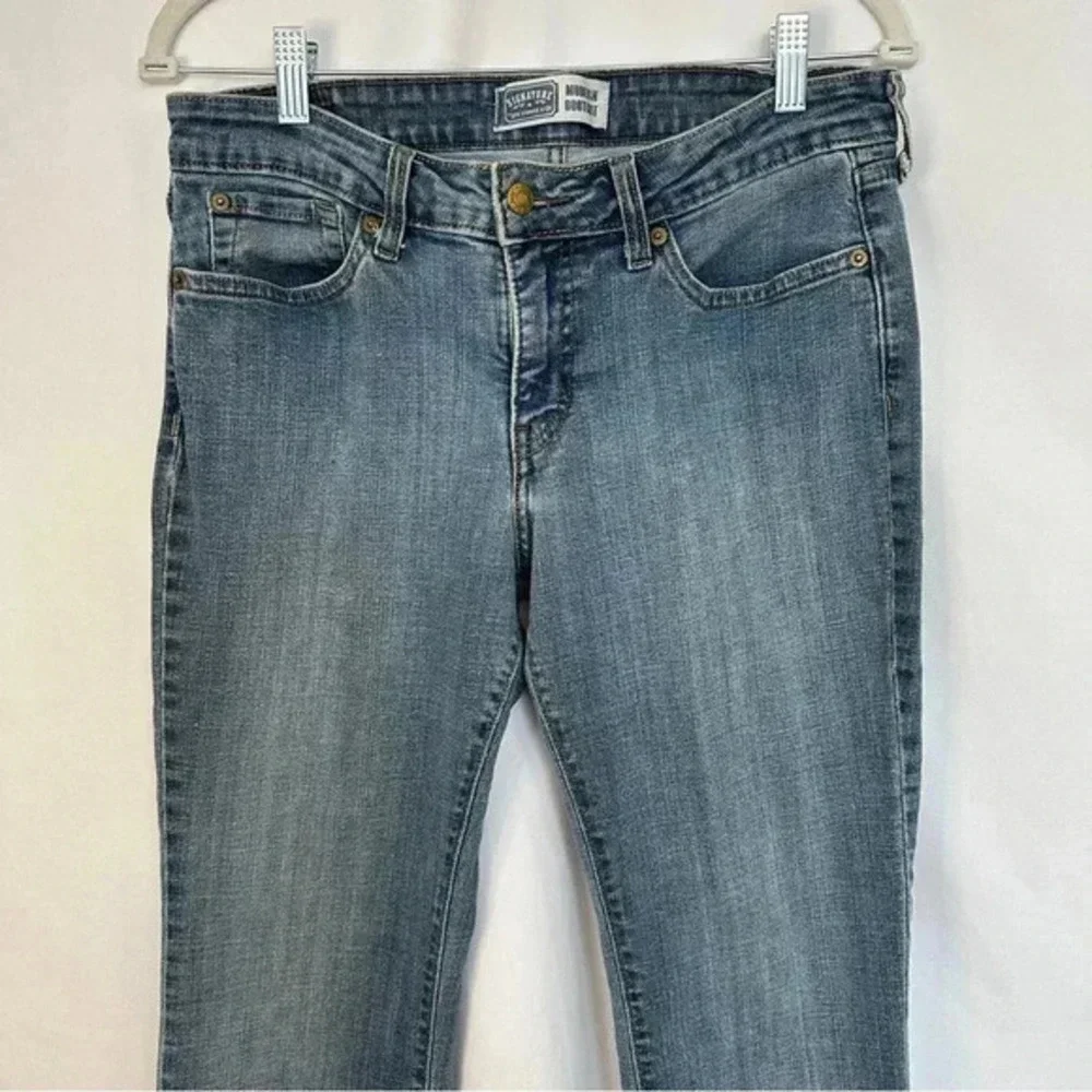 Levi's Signature Jeans Modern Bootcut Womens Size 10 Mid Rise Blue Stretch‎